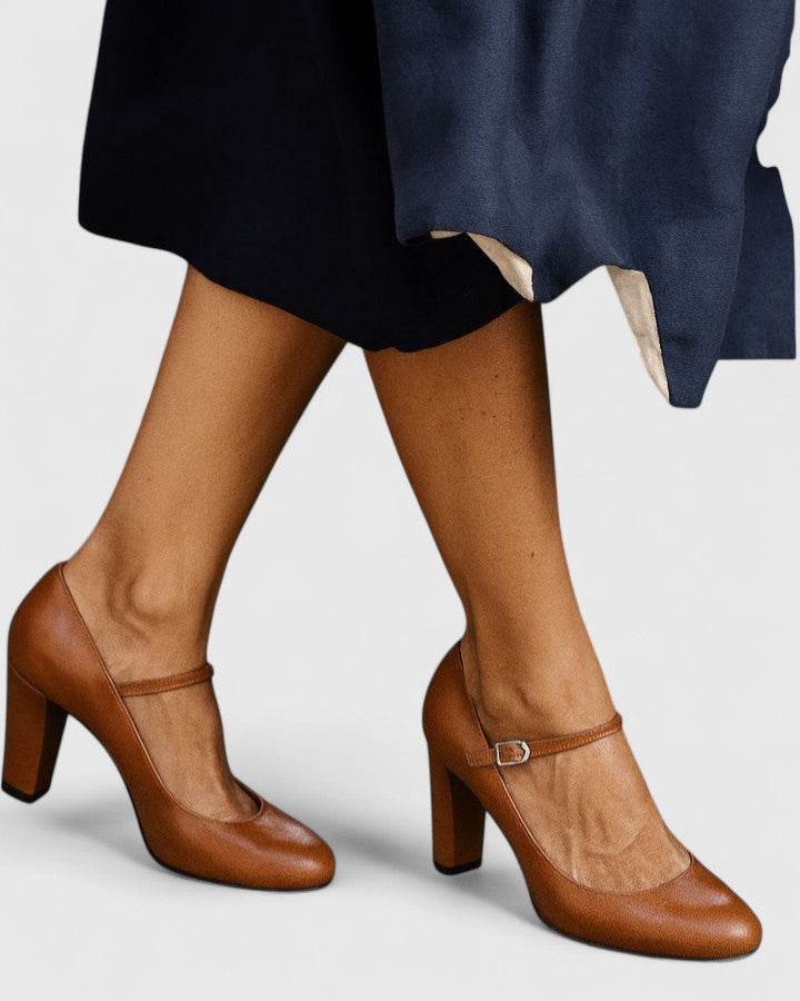 Gunillaina | Eleganta Pumps med Blockklack och Ankelrem