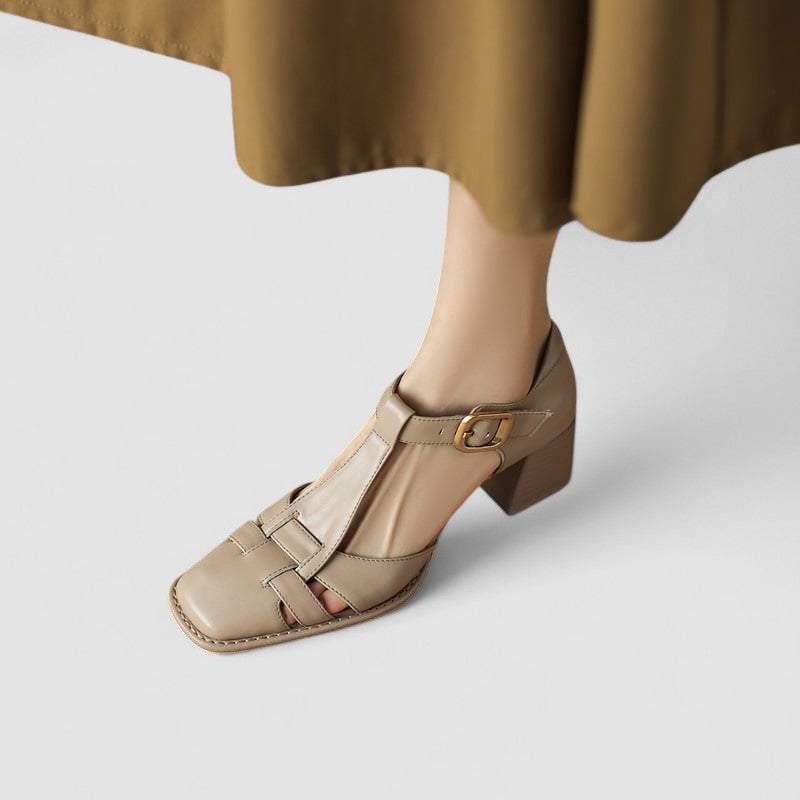 Saraia | Ortopediskt Inspirerade T-remsskor med Blockklack