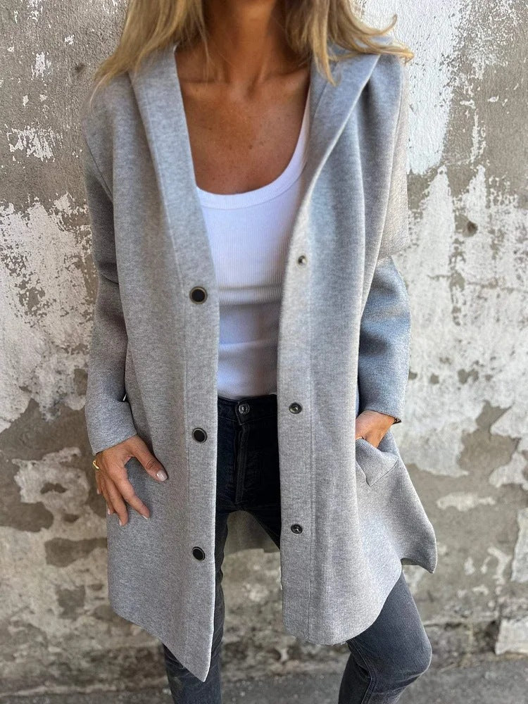 Freja – Minimalistisk kappa med mjuk struktur