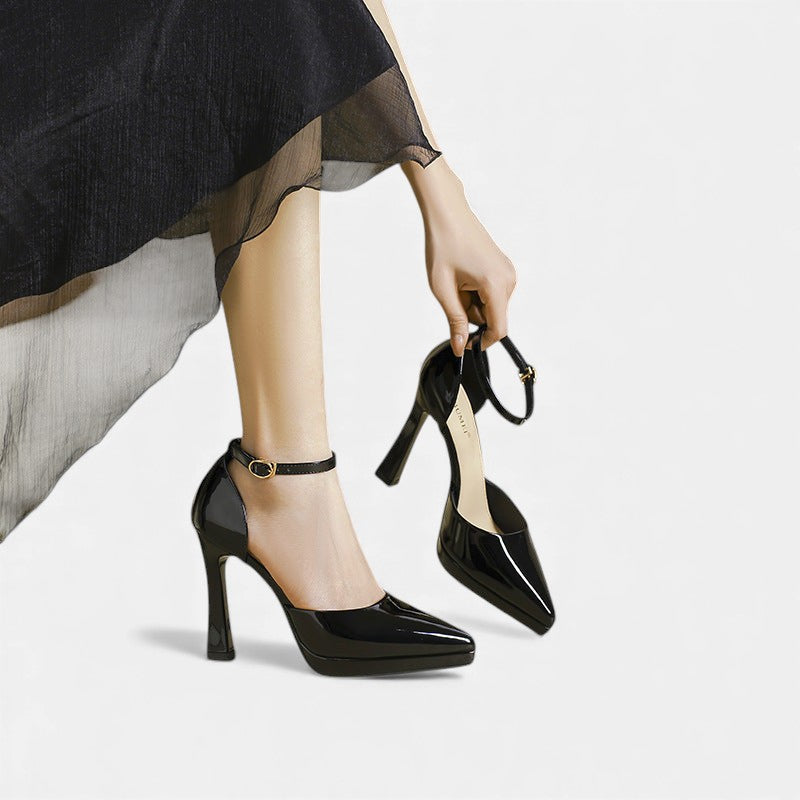Majia | Moderna Läderpumps med Ankelspänne