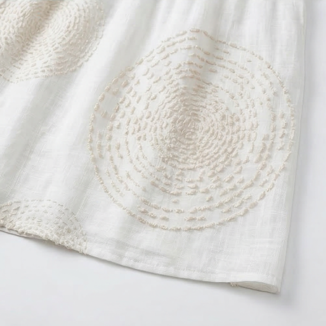 Broderad casual klänning för kvinnor.