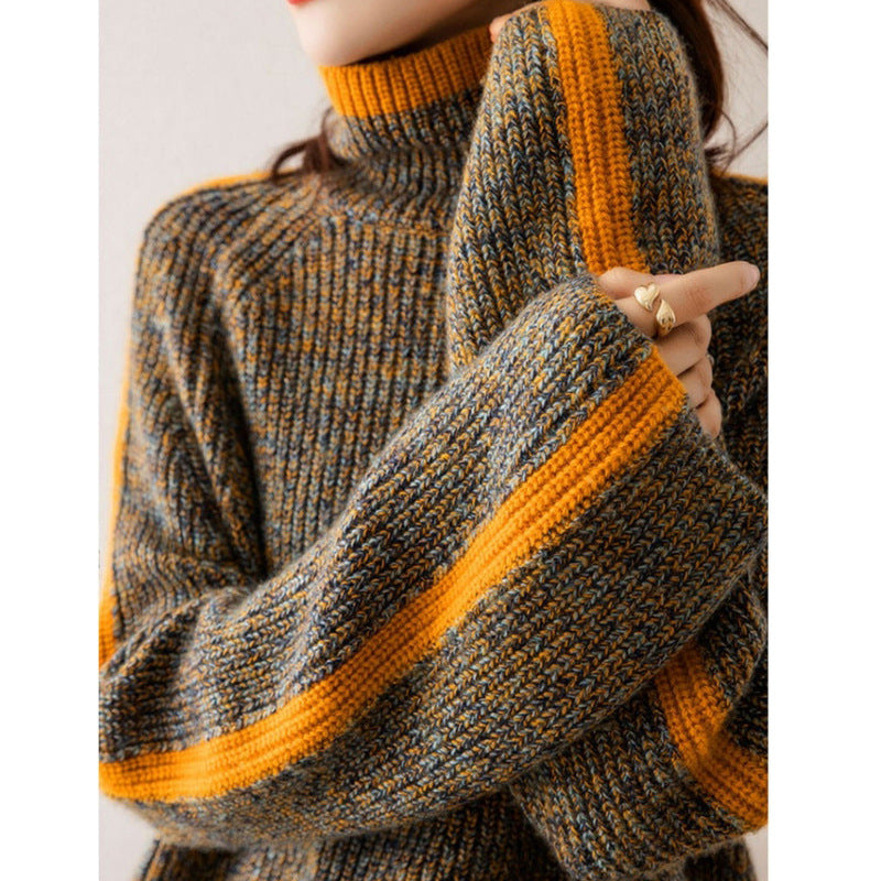 Gavri Turtleneck med lekfulla kontrastdetaljer