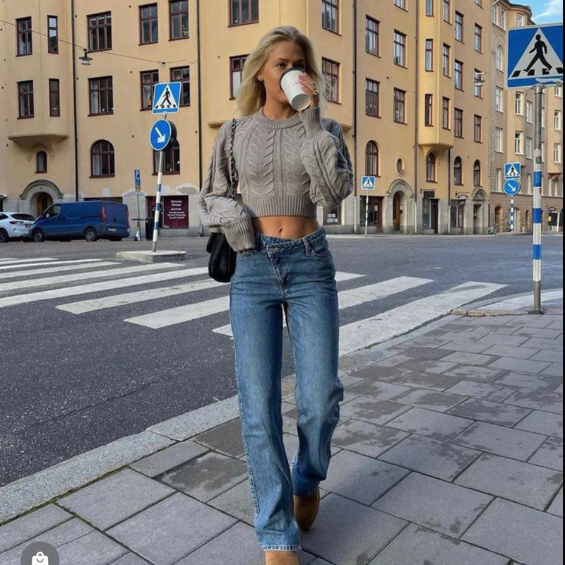 Elise - Stickad cropped tröja med knytdetalj