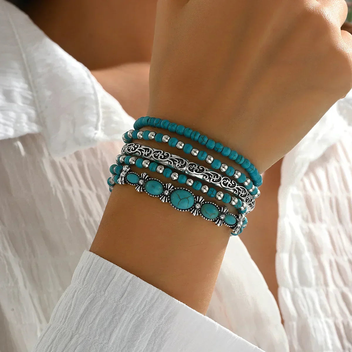 Boho armband med turkosa pärlor