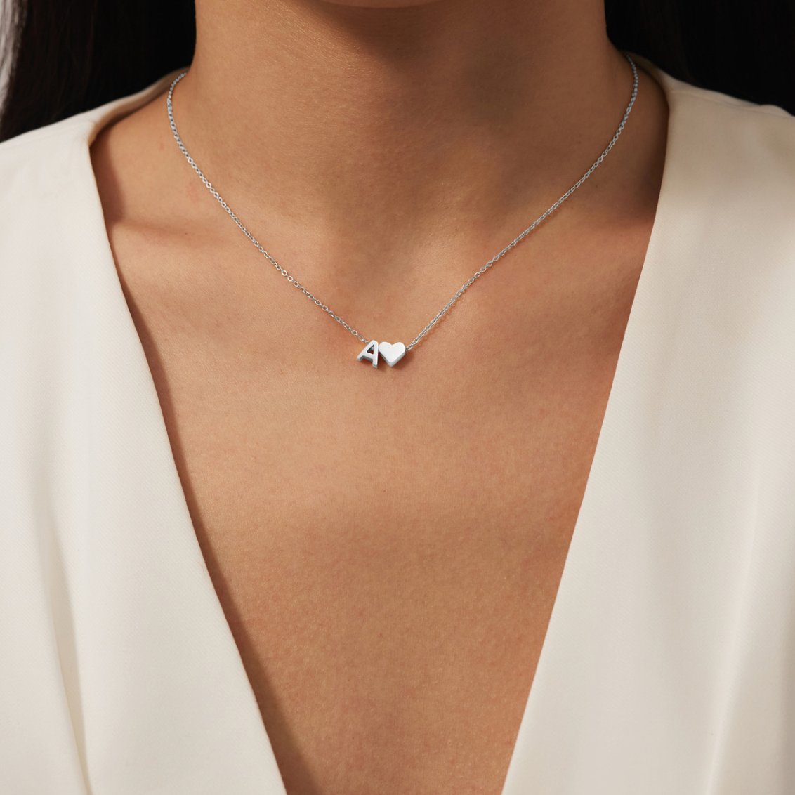 YAHNA | BREV INITIAL SILVER HÄNGSmycke