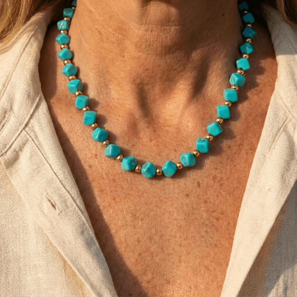 Turkos Pärl- & Guld Accent Halsband